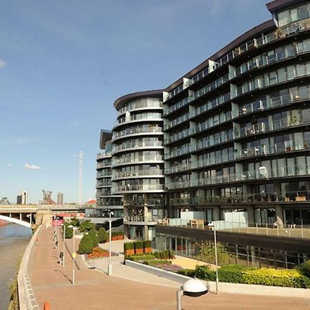 1 Bedroom In Chelsea Bridge Wharf London Exteriör bild